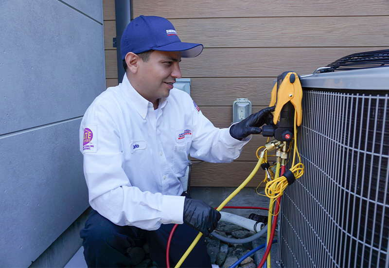AC maintenance technician